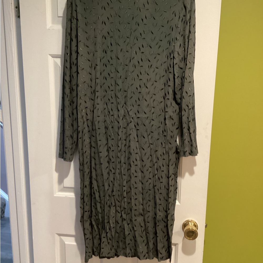 Dress - Picture 5 of 7